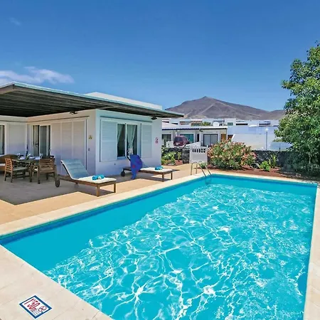 Playa Blanca Sleeps 3 Air Con Wifi Villa *