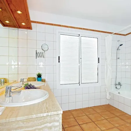 Villa Playa Blanca Sleeps 3 Air Con Wifi